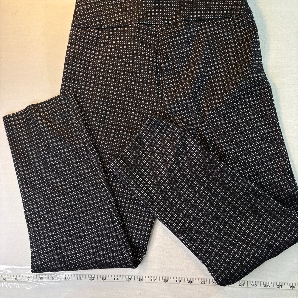 Women’s New Directions Black and White Casual Pants 8P